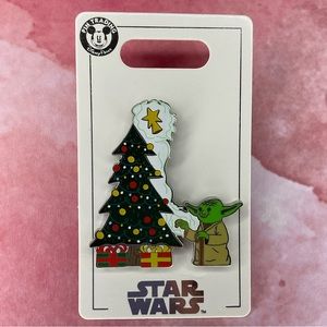 Mandalorian Yoda Christmas Disney Pin